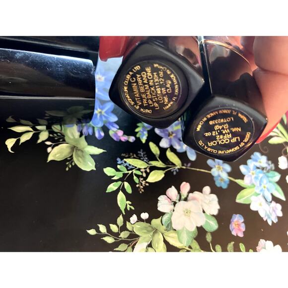 SIGNATURE CLUB A Bundle of FIVE Lipsticks True Berry and RF #5 Lip Balm - Picture 2 of 3